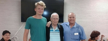 ����� ����